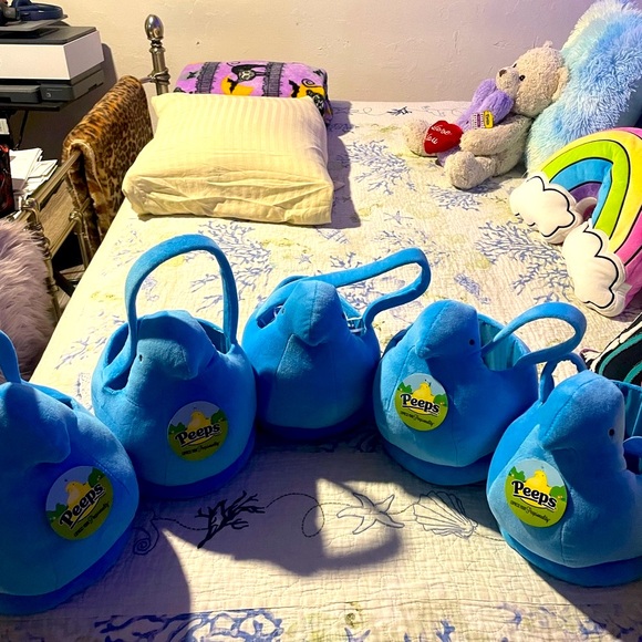 Peeps bundle, blue chic baskets x 3 and yellow plush bunny x1 - Picture 7 of 10